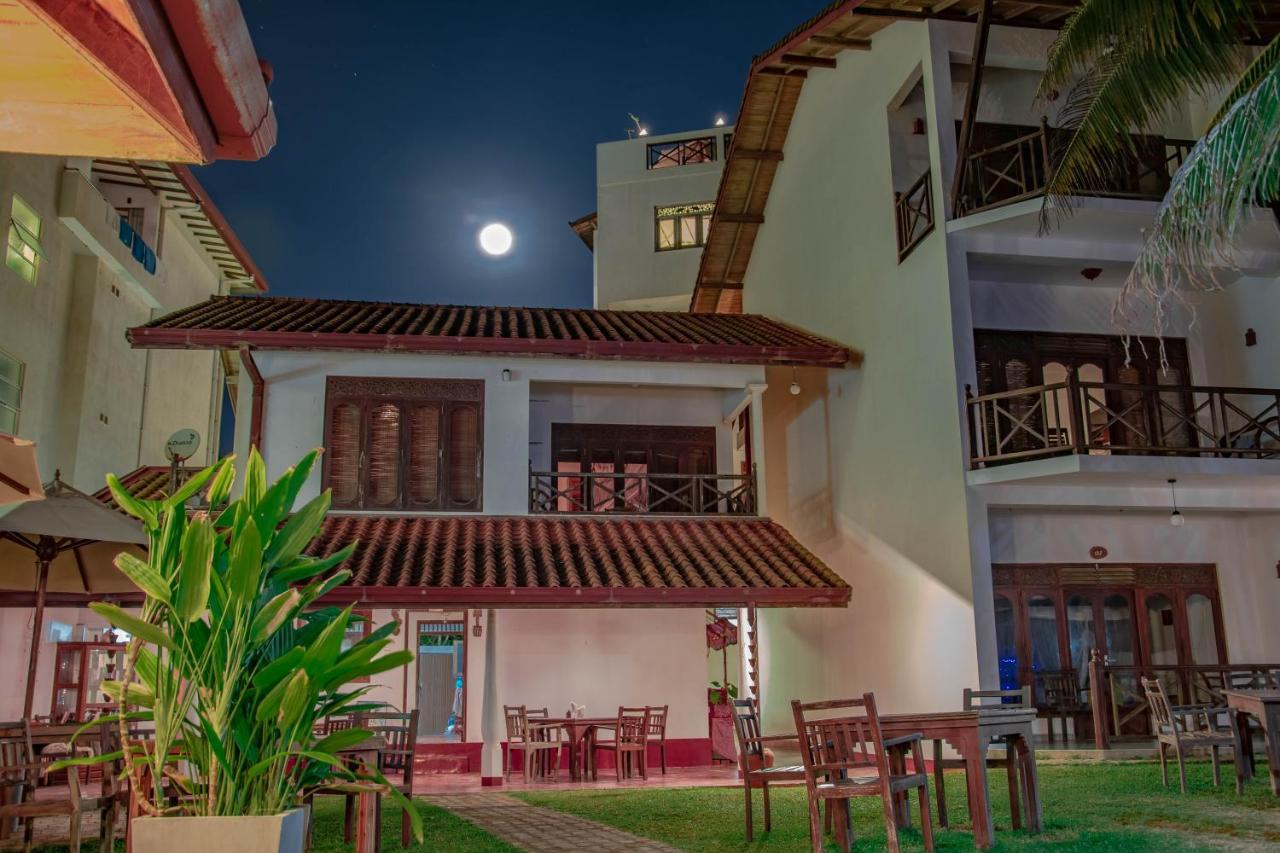 Aussie Swiss Weligama Hotel Esterno foto
